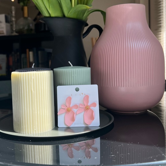 Large Pink Flower Earrings with Gold Center Detail - Picture 7 of 12